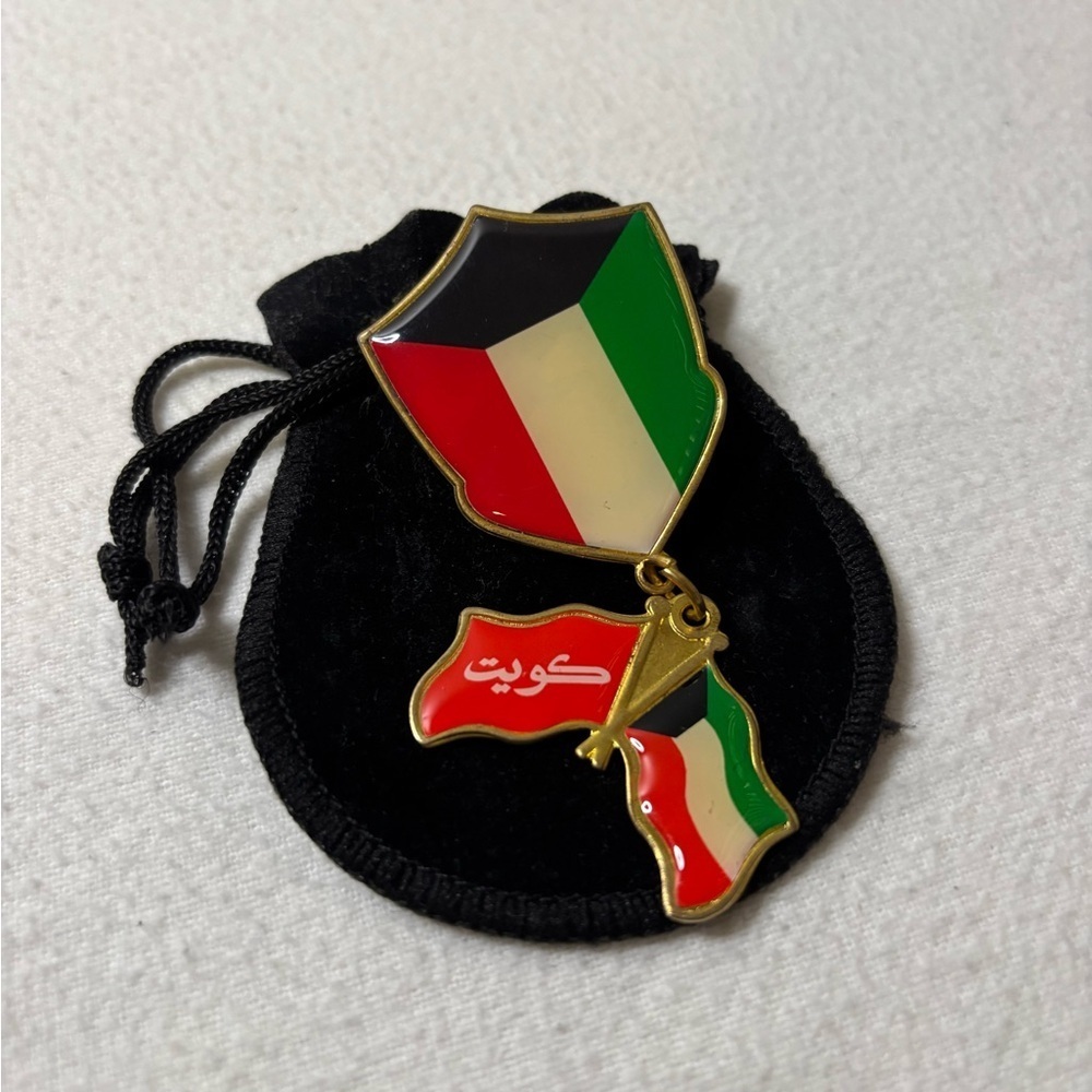 Kuwait National Flag Enamel Pin With Dust Bag Collectible Souvenir